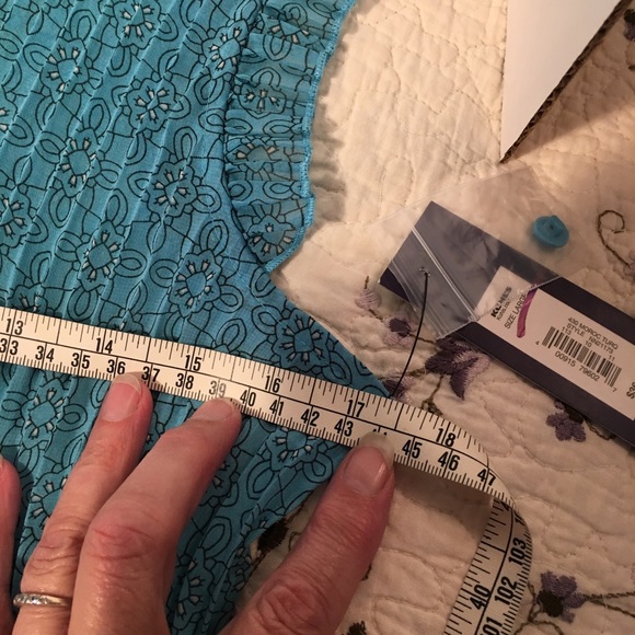 APT. 9 sleeveless ruffle chiffon Top ~ L - Picture 7 of 8